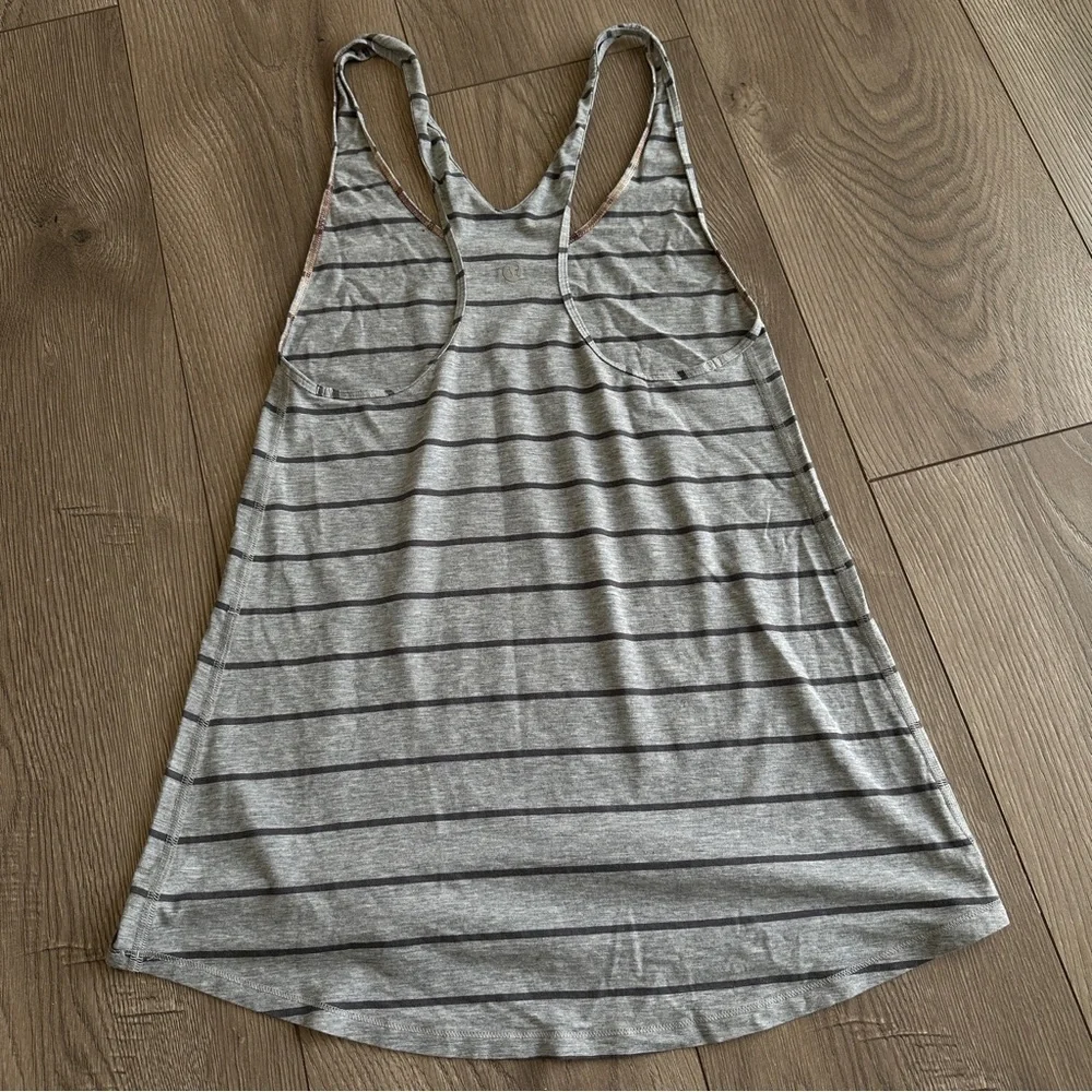 LULULEMON Bundle Lot of 4 Tank Tops all size 4
